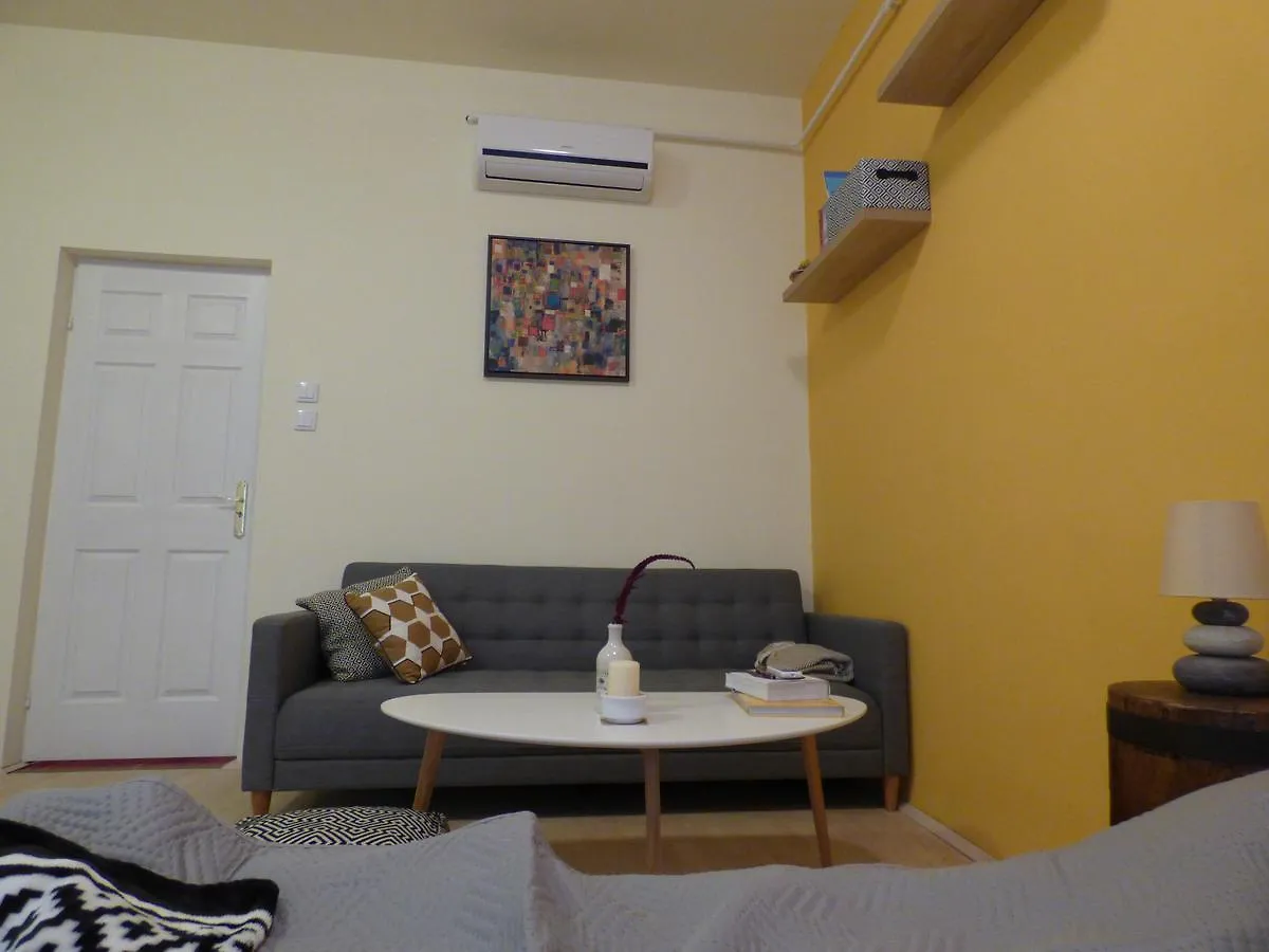 Yellow Apartment Debrecen