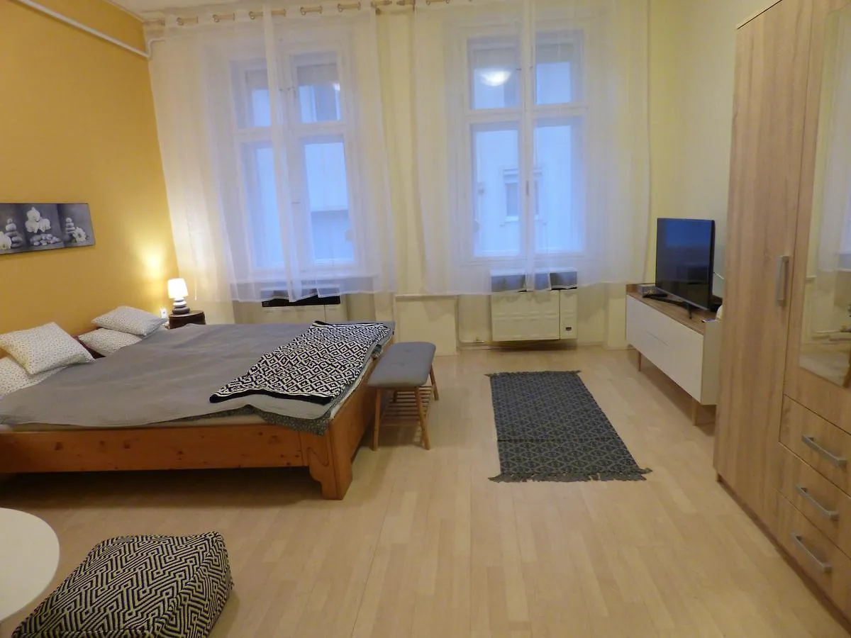 Yellow Apartment Debrecen