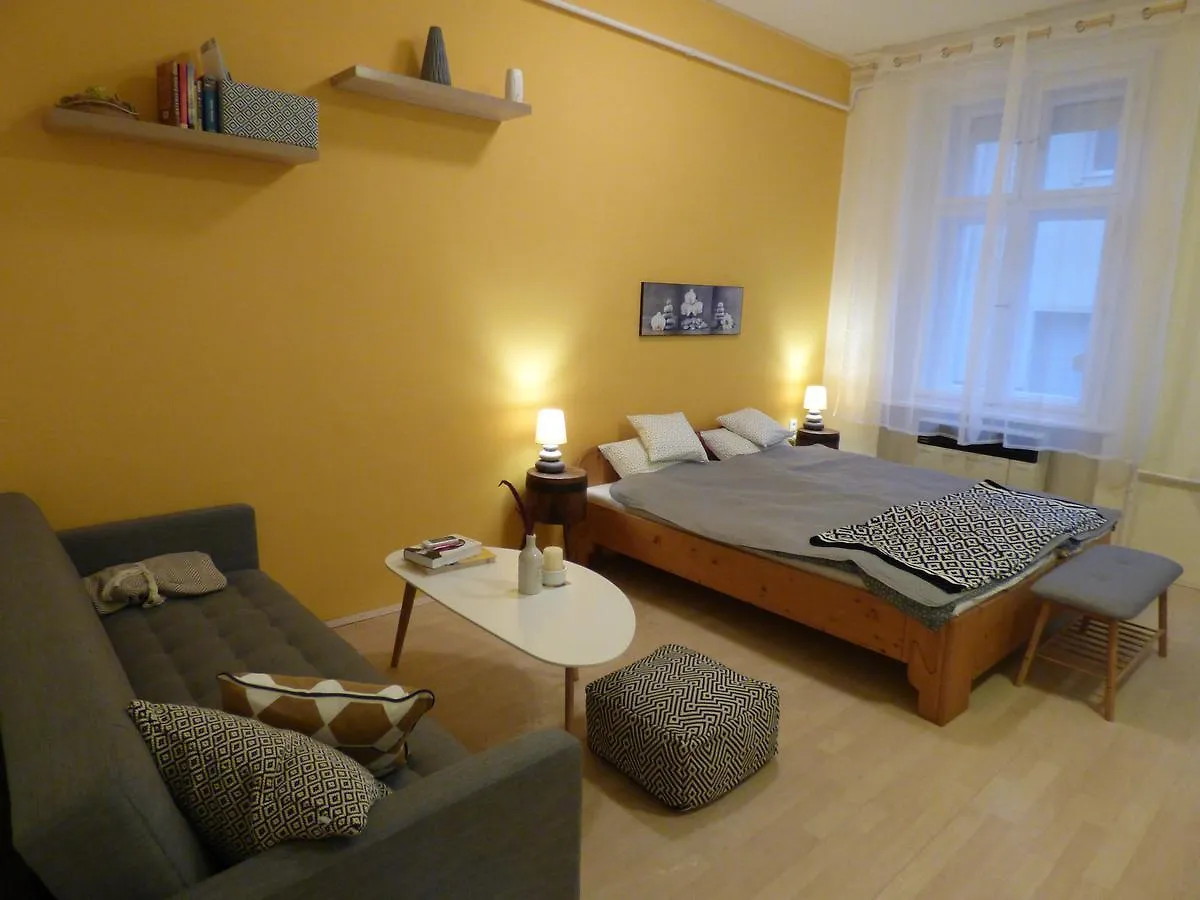 Yellow Apartment Debrecen