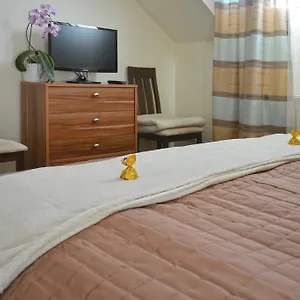 rezervați aici