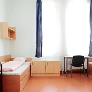 rezervați aici