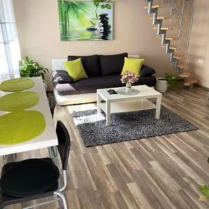 Green Island In The Downtown With Free Parking Apartment