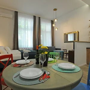 M37 Apartman Apartment